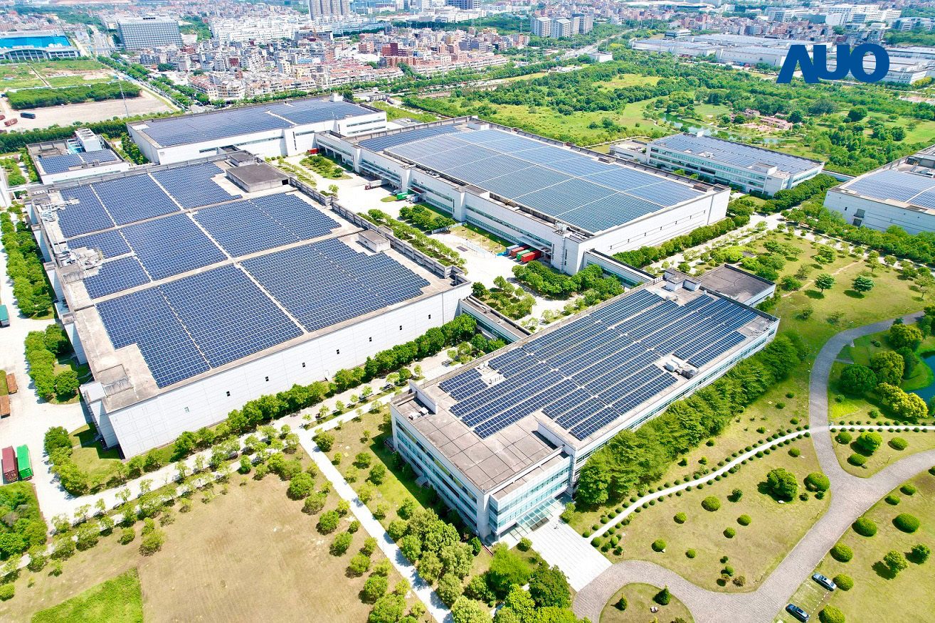 友達廈門推動智慧製造同時，透過綠電創能縱深推進綠色轉型，廠區全屋頂鋪設太陽能板，每年太陽能發電 2,600多萬度